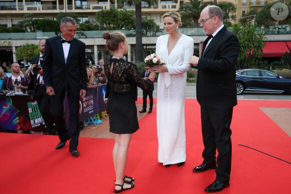 Le prince Albert II de Monaco et la princesse Charlene de Monaco arrivent à la soirée de clôture du 59ème Festival de Télévision de Monte Carlo au Grimaldi Forum à Monaco le 18 juin 2019.