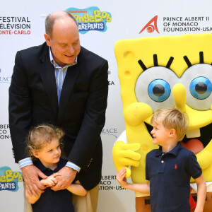 Le prince Albert II de Monaco et ses enfant le prince héréditaire Jacques et la princesse Gabriella lors de l'anniversaire des 20 ans de Bob l'Eponge, au 59eme Festival de Télévision de Monte-Carlo au Grimaldi Forum à Monaco le 16 juin 2019. © Bruno Bebert / Bestimage