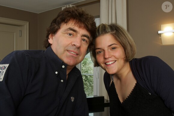 Claude Barzotti et sa fille Sarah - Portrait du chanteur Claude Barzotti à Bruxelles le 15 juin 2016.