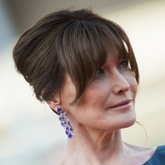 Carla Bruni Sarkozy - Montée des marches du film "Les Misérables" lors du 72ème Festival International du Film de Cannes. Le 15 mai 2019 © Jacovides-Moreau / Bestimage