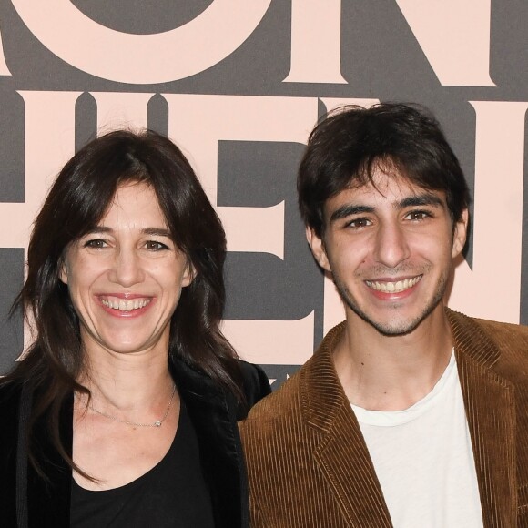 Ben Attal sa mère Charlotte Gainsbourg - Avant-première du film "Mon chien Stupide" au cinéma UGC Normandie à Paris, le 22 octobre 2019. © Coadic Guirec/Bestimage