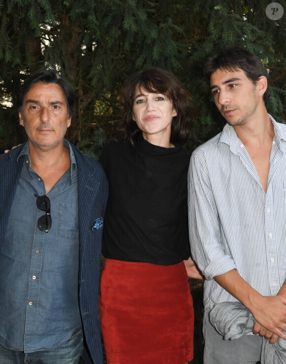 Photo Yvan Attal Sa Compagne Charlotte Gainsbourg Et Leur Fils Ben Attal Lors De La E