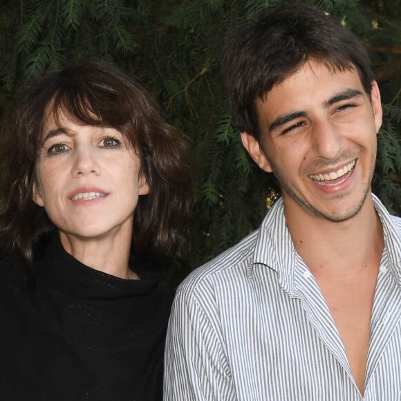 Yvan Attal, sa compagne Charlotte Gainsbourg et leur fils Ben Attal lors de la 12e édition du festival du Film Francophone d'Angoulême, France, le 20 août 2019. © Coadic Guirec/Bestimage