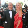  Laurent Baffie et sa femme Sandrine lors de la montée des marches pour la clôture du 60ème Festival de Cannes, le 27 mai 2007. 