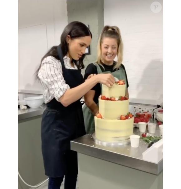 Meghan Markle, duchesse de Sussex, lors d'une visite à la boulangerie Luminary à Londres la dernière semaine d'octobre 2019. Capture d'écran d'une vidéo Instagram du compte Sussex Royal.