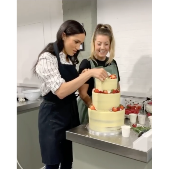 Meghan Markle, duchesse de Sussex, lors d'une visite à la boulangerie Luminary à Londres la dernière semaine d'octobre 2019. Capture d'écran d'une vidéo Instagram du compte Sussex Royal.