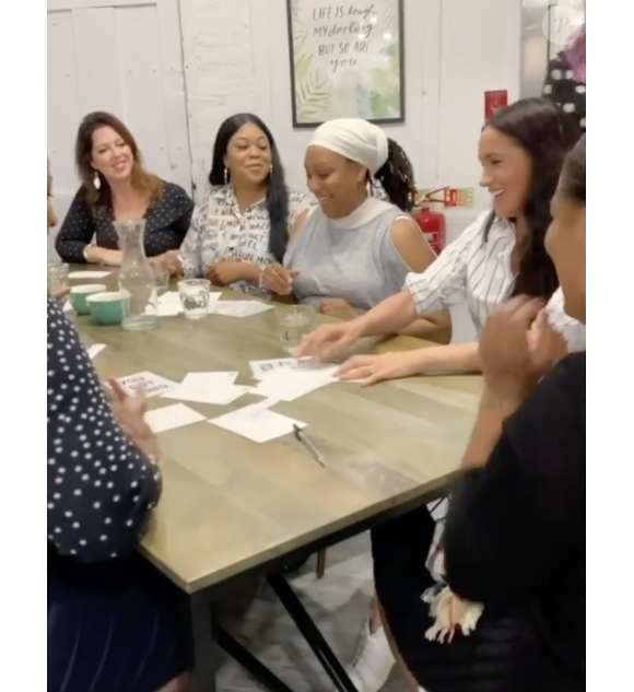 Meghan Markle, duchesse de Sussex, lors d'une visite à la boulangerie Luminary à Londres la dernière semaine d'octobre 2019. Capture d'écran d'une vidéo Instagram du compte Sussex Royal.