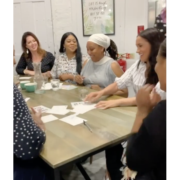 Meghan Markle, duchesse de Sussex, lors d'une visite à la boulangerie Luminary à Londres la dernière semaine d'octobre 2019. Capture d'écran d'une vidéo Instagram du compte Sussex Royal.