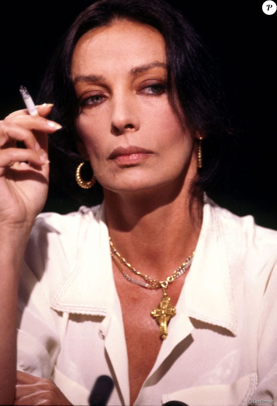 Archives - Portrait de Marie Laforêt. 1991. - Purepeople