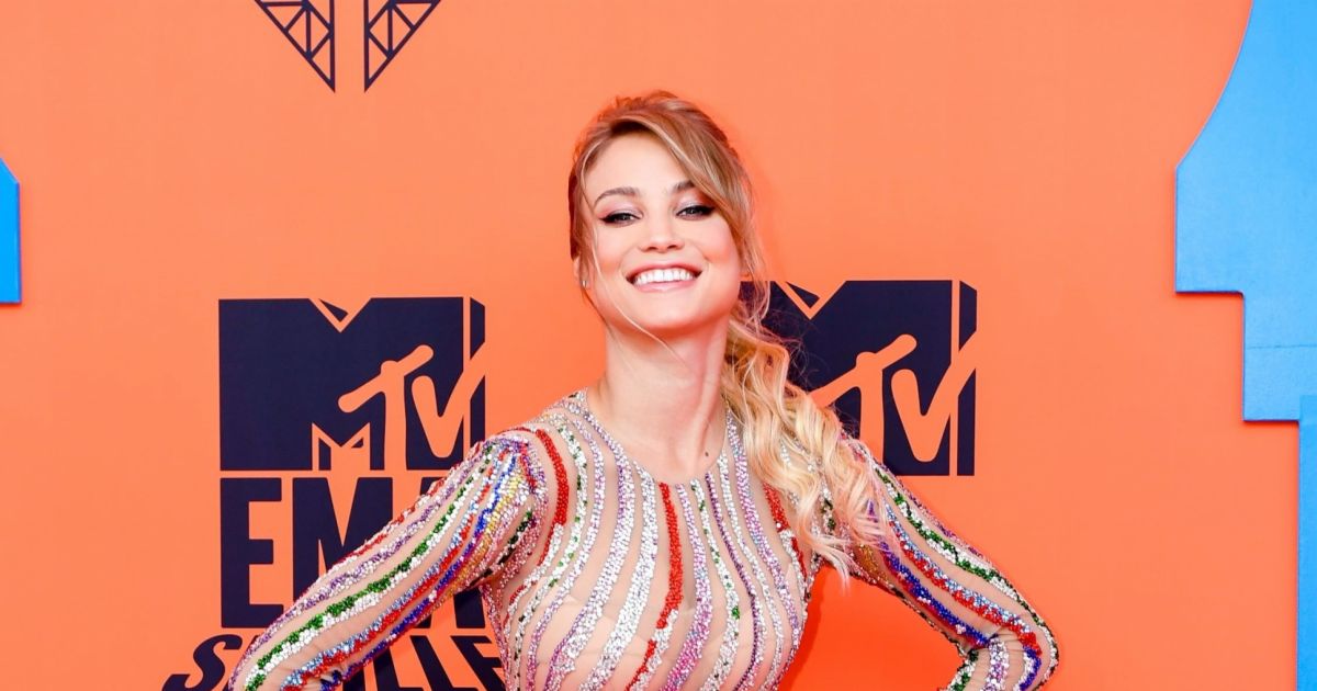 Rose Bertram assiste aux MTV European Music Awards 2019 (MTV EMA's) au