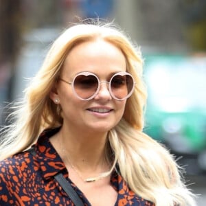 Quelques jours après la fin de la tournée triomphale avec les Spice Girls, Emma Bunton a été aperçue dans les rues de Londres alors qu'elle se rendait à la station de radio Global, le 21 juin 2019.