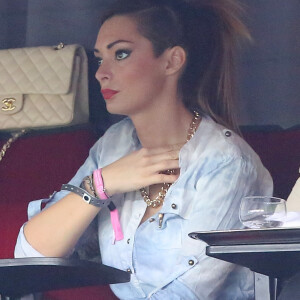 Emilie Nefnaf (Nef Naf) s'est rasee la tete sur le cote - Match de football Psg - Toulouse au parc des princes, le 28 septembre 28/09/2013 - Paris