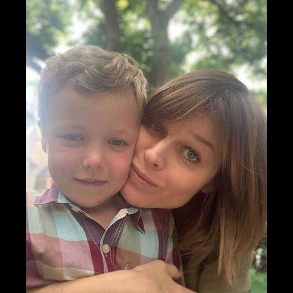 Eva Herzigova et son fils Edward. Juillet 2019.