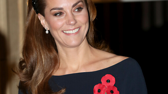 Kate Middleton troque sa tiare contre un serre-tête Zara !