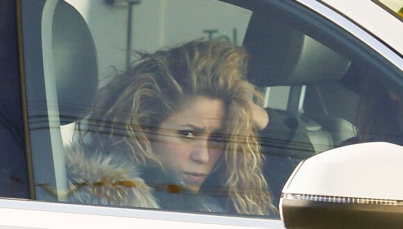 Exclusif - Shakira dans une voiture à Barcelone, la mine défaite car le fisc espagnol l'attaque pour une fraude fiscale atteignant 14,5 millions d'euros le 7 décembre 2018.