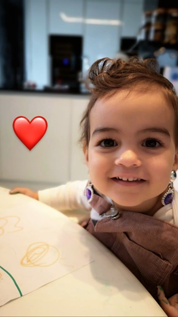 Au Portugal pour s'entraîner avec l'équipe nationale, Cristiano Ronaldo a publié une photo de sa fille Alana Martina qui a eu 2 ans le 12 novembre 2019.