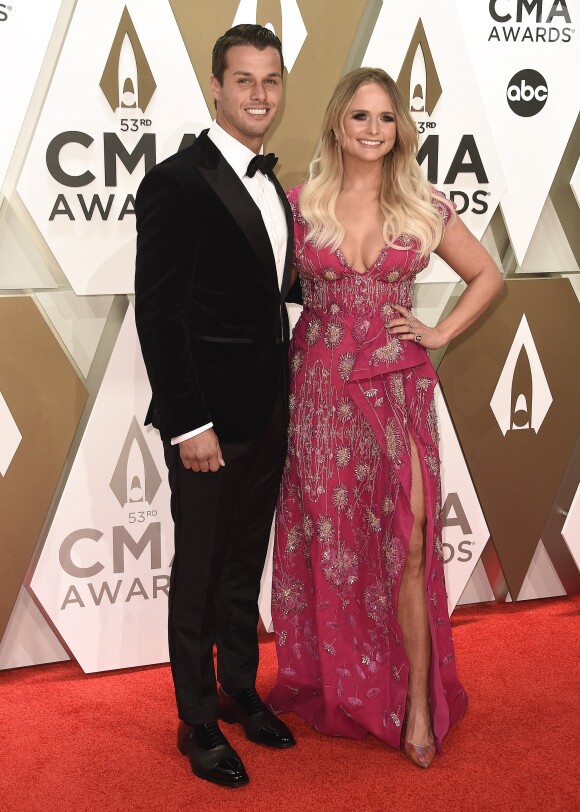 Brendan McLoughlin et Miranda Lambert assistent à la 53ème édition des CMA Awards à Nashville dans le Tennessee, le 13 novembre 2019.