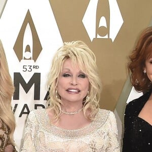 Carrie Underwood, Dolly Parton et Reba McEntire assistent à la 53ème édition des CMA Awards à Nashville dans le Tennessee, le 13 novembre 2019.