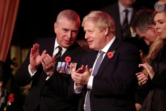 Le prince Andrew, duc d'York et le Premier ministre Boris Johnson au Royal British Legion Festival of Remembrance au Royal Albert Hall à Kensington, Londres, le 9 novembre 2019.