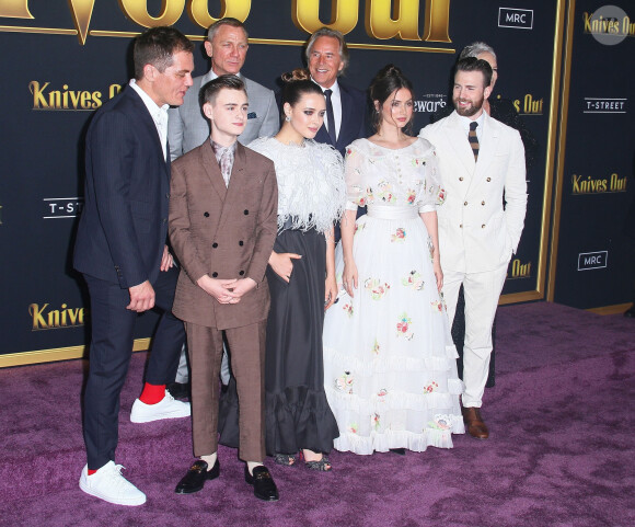 Le cast du film "À couteaux tirés" assiste à l'avant-première au théâtre Regency Village dans le quartier de Westwood à Los Angeles, le 14 novembre 2019.