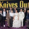 Le cast du film "À couteaux tirés" assiste à l'avant-première au théâtre Regency Village dans le quartier de Westwood à Los Angeles, le 14 novembre 2019.