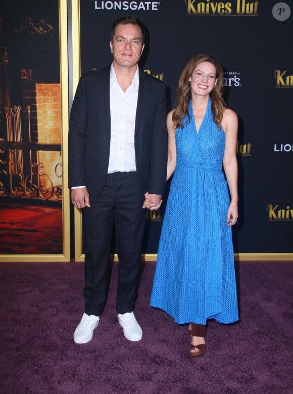 Michael Shannon et sa femme Kate Arrington assistent à l'avant-première de "À couteaux tirés" au théâtre Regency Village dans le quartier de Westwood à Los Angeles, le 14 novembre 2019.