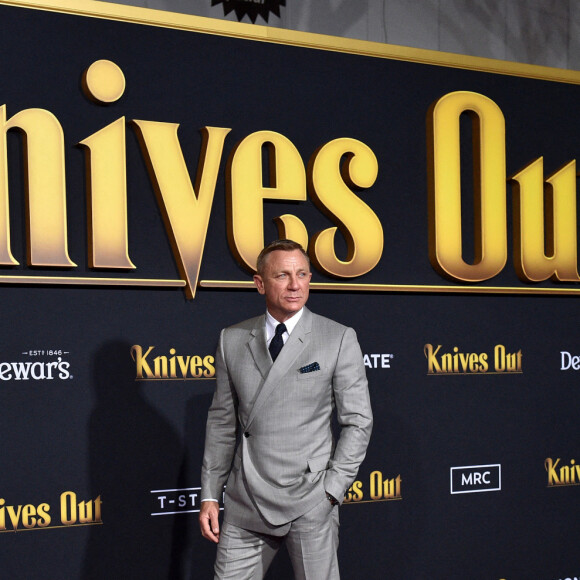 Daniel Craig assiste à l'avant-première de "À couteaux tirés" au théâtre Regency Village dans le quartier de Westwood à Los Angeles, le 14 novembre 2019.