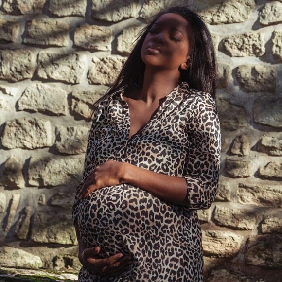 Hapsatou Sy, enceinte de son deuxième enfant, prend la pose sur Instagram, le 14 novembre 2019.