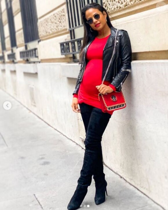 Christina Milian, enceinte de son deuxième enfant, le premier avec M. Pokopra, pose dans les rues de Paris le 24 octobre 2019.