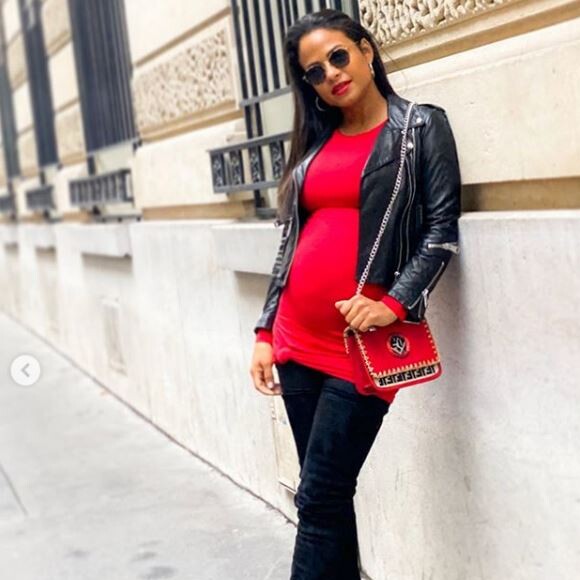 Christina Milian, enceinte de son deuxième enfant, le premier avec M. Pokopra, pose dans les rues de Paris le 24 octobre 2019.