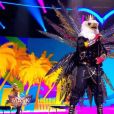 Portrait et performance de l'Aigle, personnage de "Mask Singer", sur TF1.