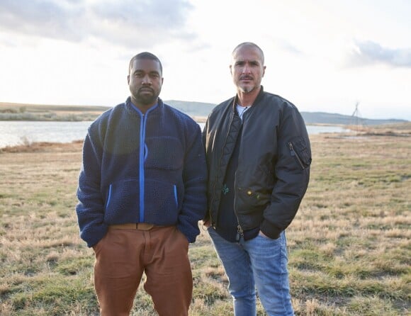Kanye West et Zane Lowe au ranch "Monster Lake", propriété de Kanye West. Octobre 2019.