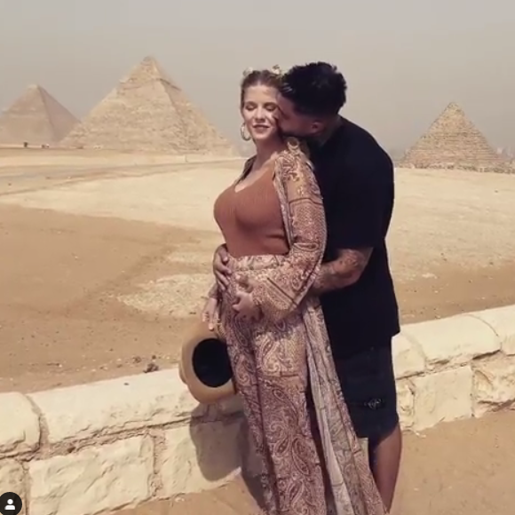 Jessica Thivenin enceinte et en voyage en Egypte. Avril 2019.