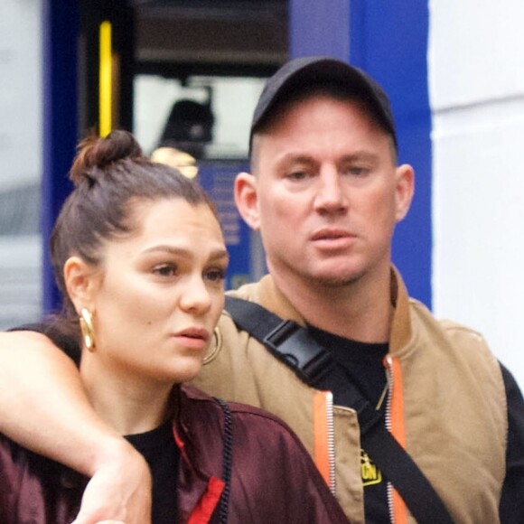 Exclusif - Jessie J et son compagnon Channing Tatum font du shopping en amoureux à Londres, le 19 juin 2019.