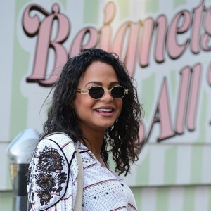 Christina Milian (enceinte) a quitté la France et est rentrée à Los Angeles pour la fin de sa grossesse. Elle a été vue se promenant dans les rues de Studio City le 24 novembre 2019.