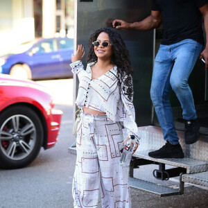 Christina Milian (enceinte) se promène dans les rues de Studio City. Le 24 novembre 2019.