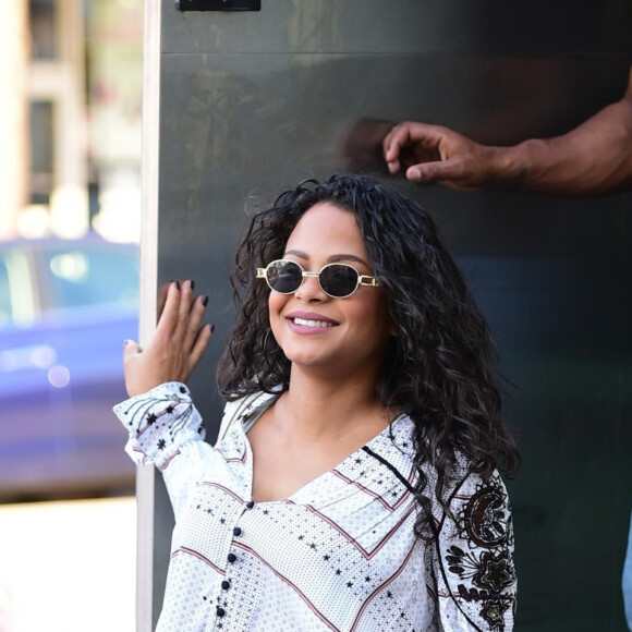 Christina Milian (enceinte) se promène dans les rues de Studio City. Le 24 novembre 2019.