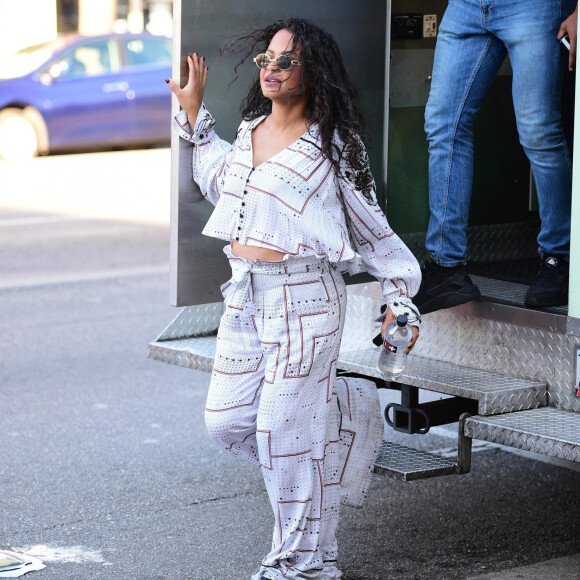 Tandis que M. Pokora est resté en France pour la suite de sa tournée, Christina Milian (enceinte) est rentrée à Los Angeles. Elle s'est rendue dans son camion de beignets de Studio City le 24 novembre 2019.