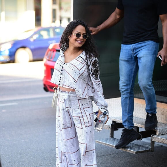 Christina Milian (enceinte) doit accoucher en janvier 2020 et est rentrée à Los Angeles. Elle s'est promenée dans les rues de Studio City, le 24 novembre 2019.