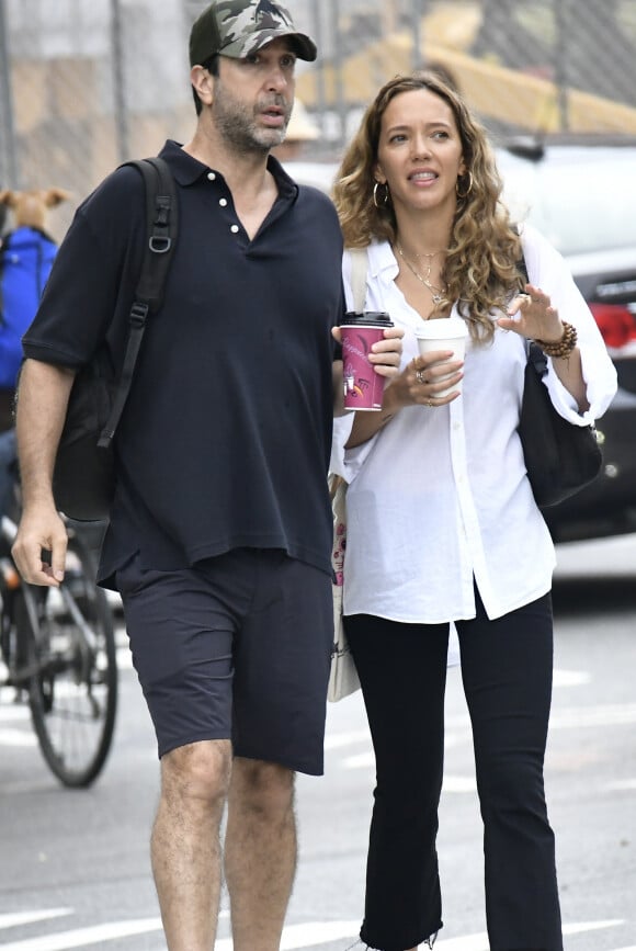 Exclusif - David Schwimmer et son ex-femme Zoe Buckman se promènent à New York, le 4 septembre 2019.