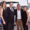 Le prince Albert II de Monaco et Mike Horn, l'aventurier, à la double nationalité suisse et sud-africaine, et ses filles Annika et Jessica, ont assisté à la présentation de sa nouvelle expédition : "Pole2Pole", à bord de son voilier Pangaea, amarré au Yacht Club de Monaco le 6 mai 2016.  © Bruno Bebert/Bestimage