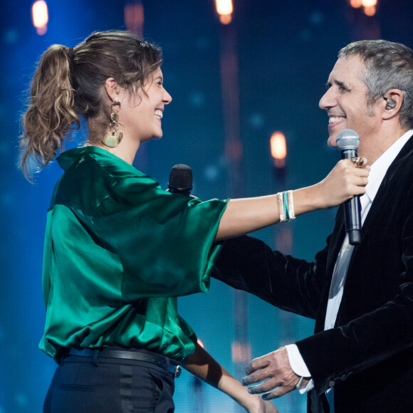 Exclusif - Julien Clerc et sa fille Vanille - Enregistrement de l'émission "Rendez-vous avec Julien Clerc" au Théâtre du Châtelet à Paris, qui sera diffusée le 29 novembre sur France 3. Le 24 octobre 2019. © Cyril Moreau / Bestimage