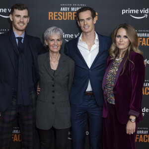 Judy Murray et ses fils Jamie et Andy Murray, Kim Murray à la projection du documentaire d'Amazon Prime Vidéo "Andy Murray Resurfacing" à Londres, le 25 novembre 2019.