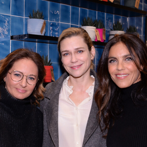 Exclusif - Marie-Josée Croze avec Carole Benaroya (co-fondatrice de la marque Kujten) et Stéphanie Eriksson (co-fondatrice de la marque Kujten) lors de l'inauguration de la boutique flagship "Kujten" (marque française spécialisée dans le cachemire), située avenue Victor Hugo à Paris, le 27 novembre 2019. © Rachid Bellak/Bestimage