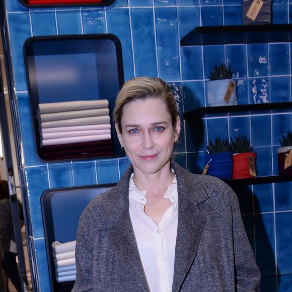 Exclusif - Marie-Josée Croze lors de l'inauguration de la boutique flagship "Kujten" (marque française spécialisée dans le cachemire), située avenue Victor Hugo à Paris, le 27 novembre 2019. © Rachid Bellak/Bestimage