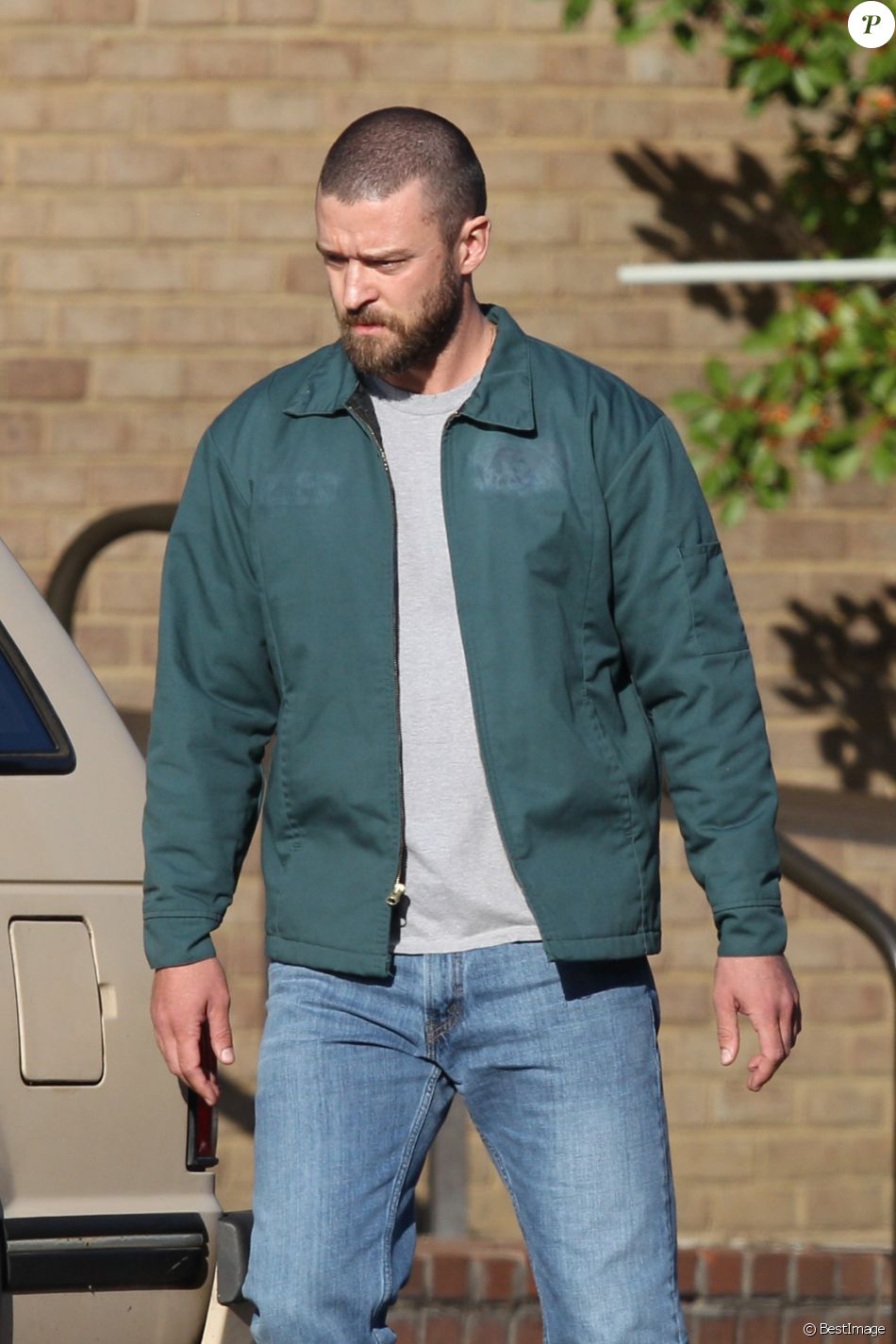 Exclusif - Justin Timberlake se fait tailler sa barbe sur le tournage du film &quot;Palmer&quot; à la Nouvelle-Orléans, le 10 novembre 2019.