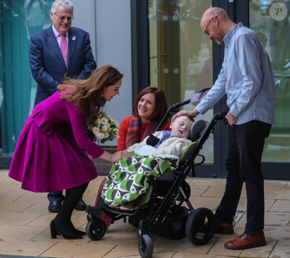 Catherine Kate Middleton, duchesse de Cambridge, inaugure le nouvel hôpital d'Est-Anglie à Norwich dans le Norfolk le 15 novembre 2019.