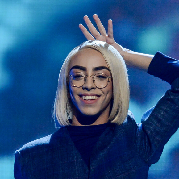 Le vainqueur de français de "Destination Eurovision 2019", Bilal Hassani, chante en finale de la sélection nationale ukrainienne pour l'Eurovision 2019, à Kiev, Ukraine, le 25 février 2019.