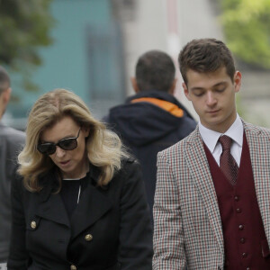 Valérie Trierweiler et son fils Léonard Trierweiler - Obsèques de Christophe Michel (mari de JL Romero) au crématorium du cimetière du Père Lachaise à Paris le 6 juin 2018.