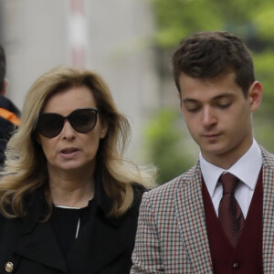 Valérie Trierweiler et son fils Léonard Trierweiler - Obsèques de Christophe Michel (mari de JL Romero) au crématorium du cimetière du Père Lachaise à Paris le 6 juin 2018.